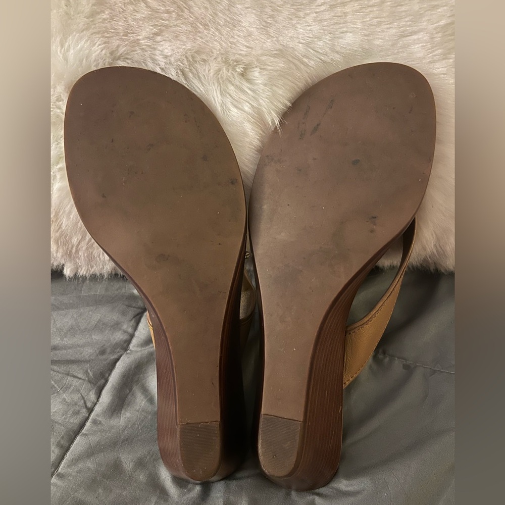 Tory Burch Tan Sandals with Gold Hardware - Picture 3 of 3